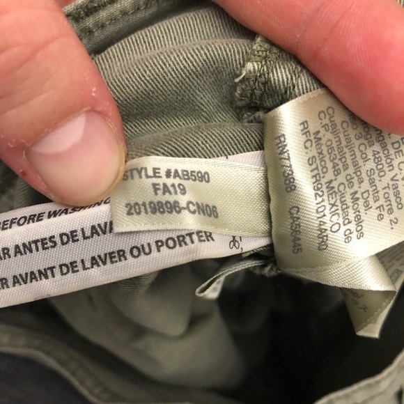 J. Crew Women’s Straight Leg Cargo Pant Olive Green Size 28 - Picture 8 of 8